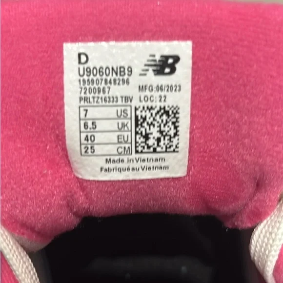 New Balance 9060 White, Pinkish/Purple, Blue Size 7 in men